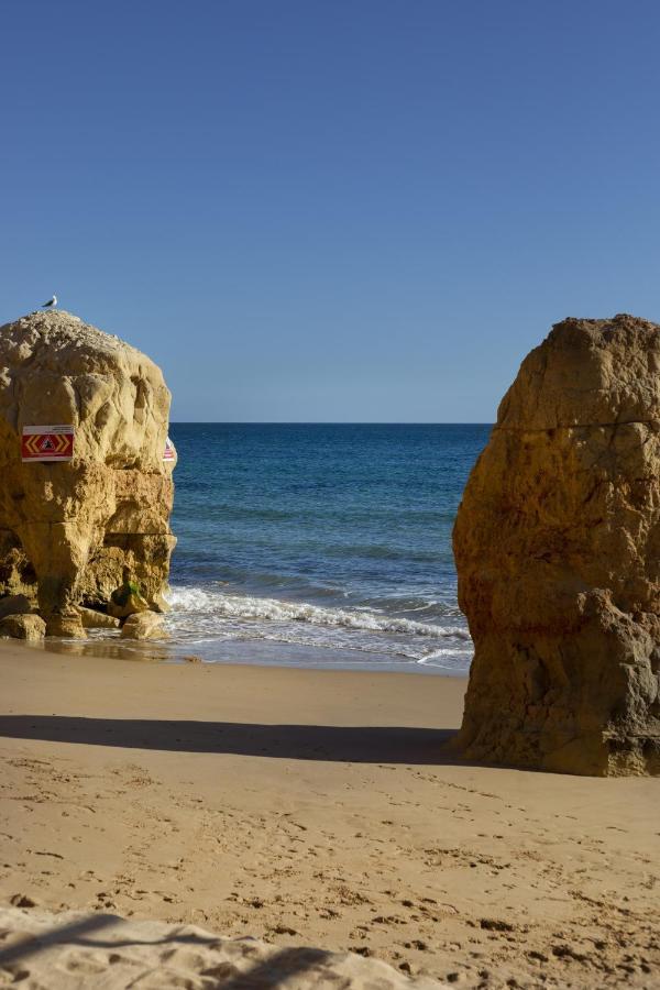 Apartment In Praia Da Rocha With A-C, Terrace In ปอร์ติเมา ภายนอก รูปภาพ